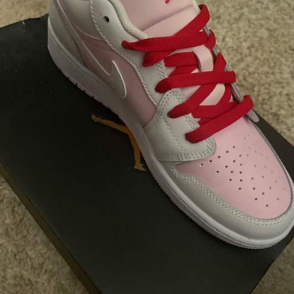 Pink red and white Jordan 1 - Picture 3 of 4